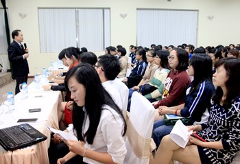 Khởi động Dự án Hỗ trợ sinh viên kinh tế NCKH
