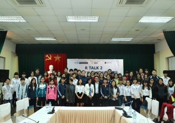 R TALK 2 tiếp tục đồng hành cùng sinh viên Đại học Kinh tế
